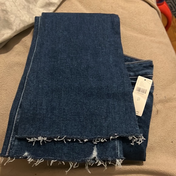 Paige
Colette Crop Flare Jeans brand new. - Picture 2 of 6